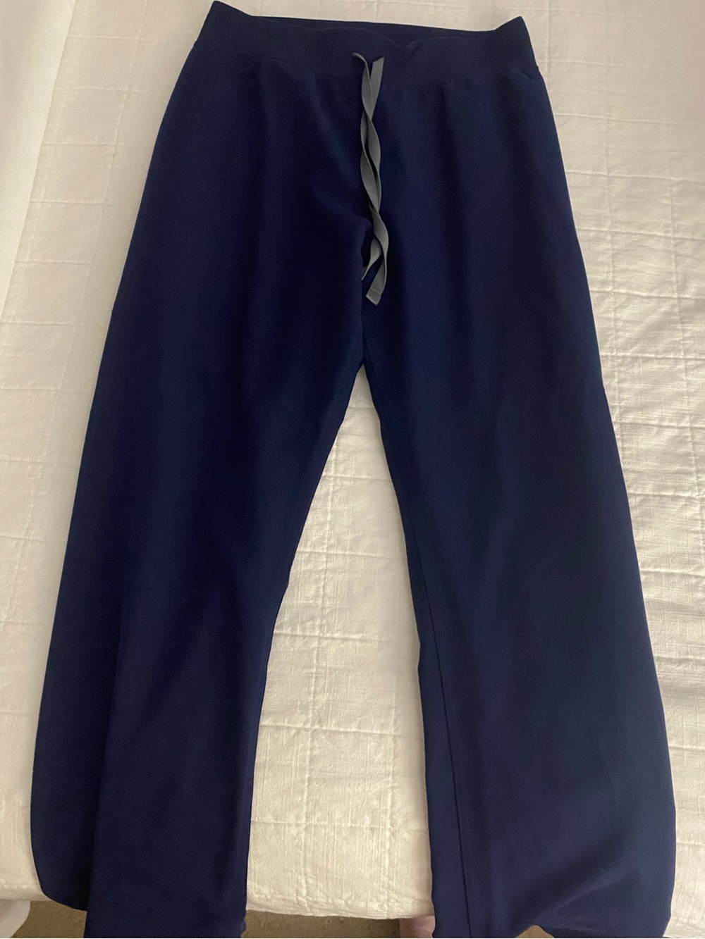 Figs Women's Livingston Scrub Pant in Navy